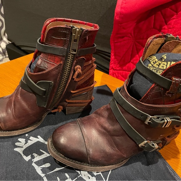 Freebird by Steven Brown Heeled Boots - Picture 2 of 6